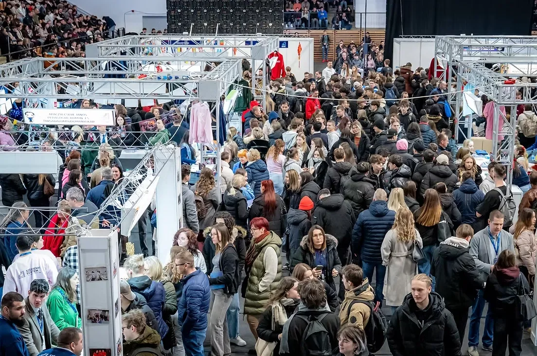 Nyitott Kapuk 3.webp